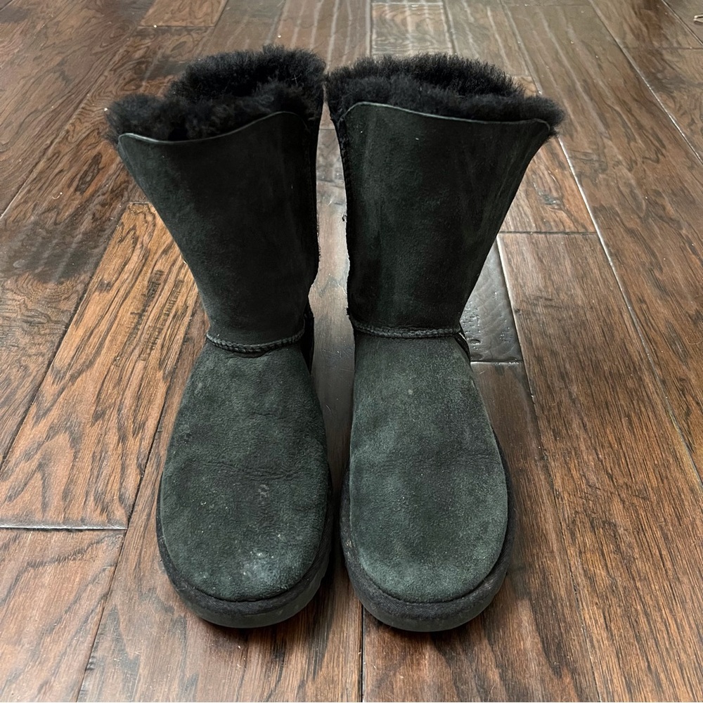 Ugg Bailey Zip Mid -Calf Sheepskin Boots